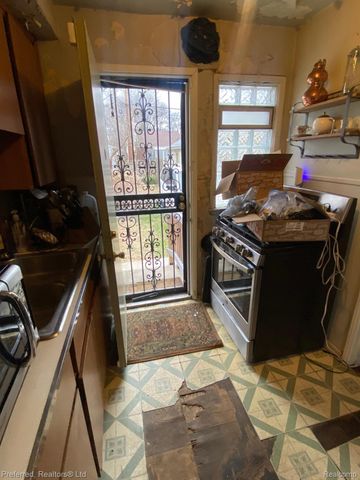 20209 Meyers Road, Detroit, MI 48235