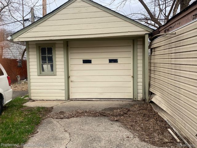 20209 Meyers Road, Detroit, MI 48235