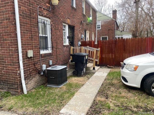 20209 Meyers Road, Detroit, MI 48235