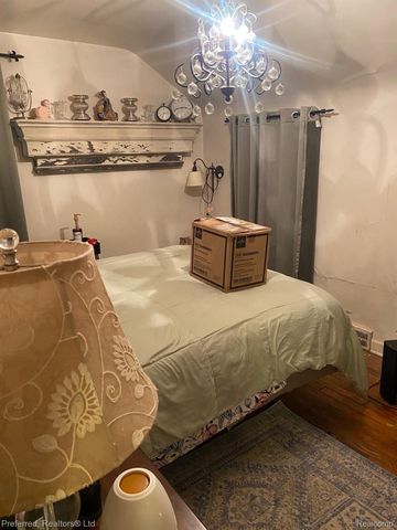 20209 Meyers Road, Detroit, MI 48235