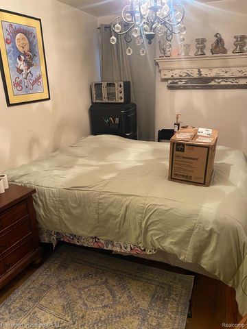 20209 Meyers Road, Detroit, MI 48235