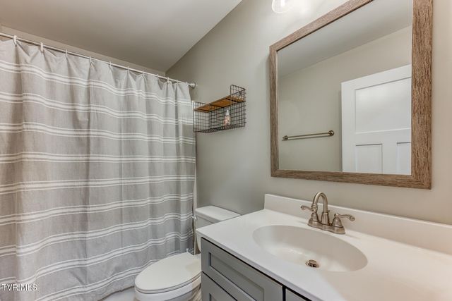 1366 Lemongrass Drive, Jonesborough, TN 37659