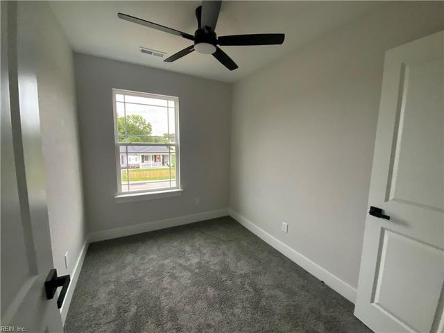 2303 Laguard DR, Hampton, VA 23661