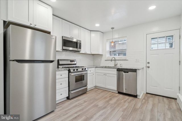 2432 E HAZZARD ST, Philadelphia, PA 19125