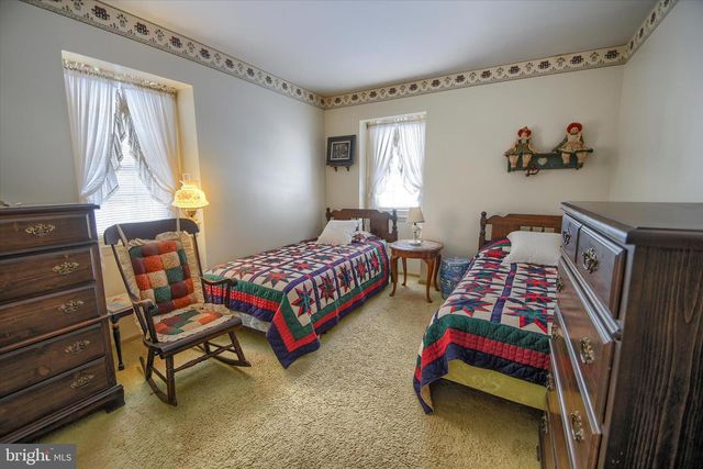 5 E PICKERING BND, Richboro, PA 18954