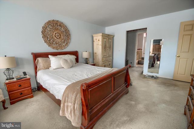 5 E PICKERING BND, Richboro, PA 18954