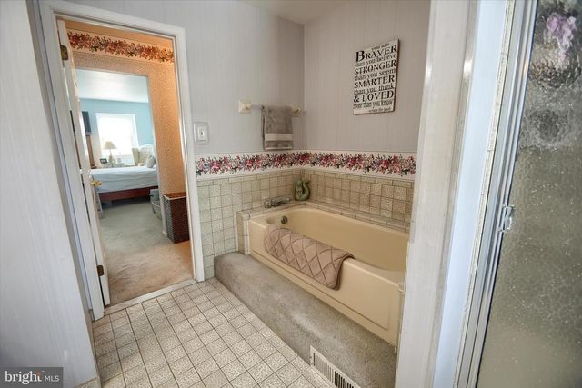 5 E PICKERING BND, Richboro, PA 18954