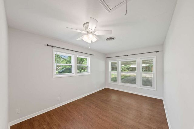 5601 N Schilder Drive, River Oaks, TX 76114