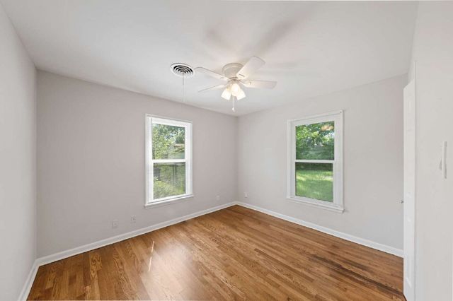 5601 N Schilder Drive, River Oaks, TX 76114