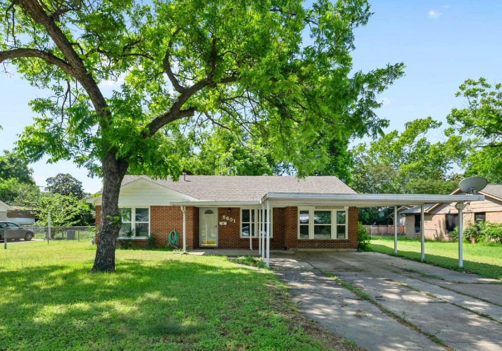 5601 N Schilder Drive, River Oaks, TX 76114