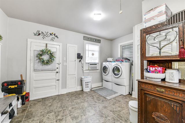4506 Avenue K, Galveston, TX 77551