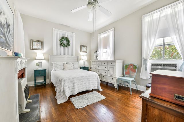 4506 Avenue K, Galveston, TX 77551