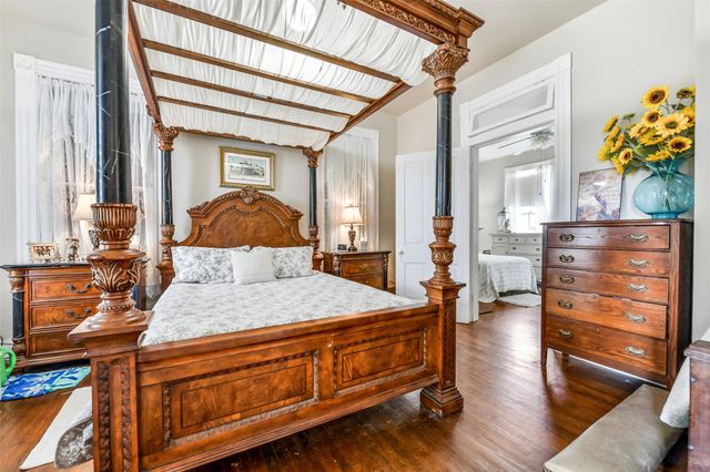 4506 Avenue K, Galveston, TX 77551