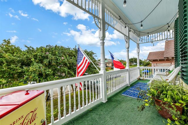 4506 Avenue K, Galveston, TX 77551