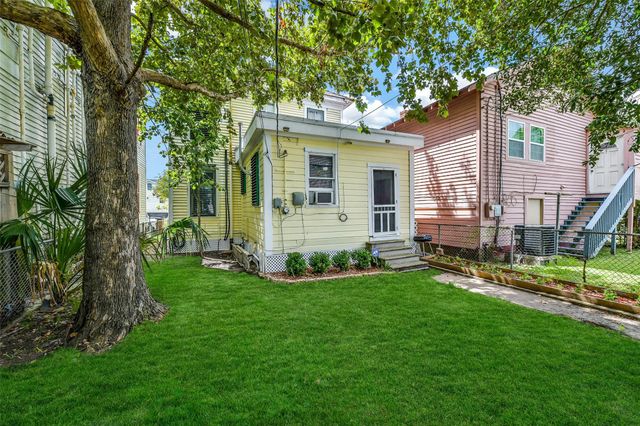 4506 Avenue K, Galveston, TX 77551