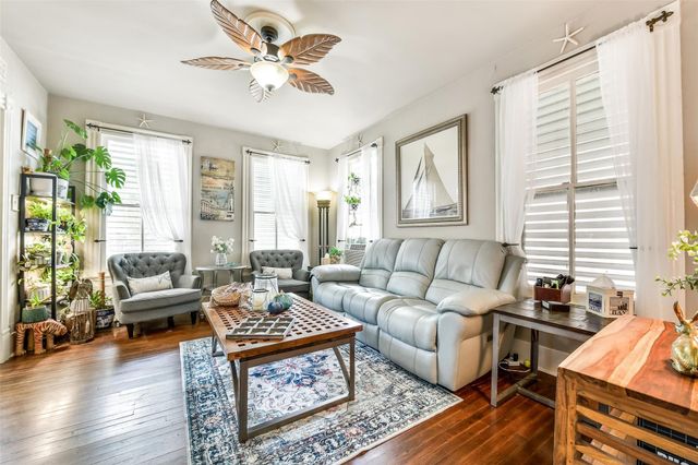 4506 Avenue K, Galveston, TX 77551