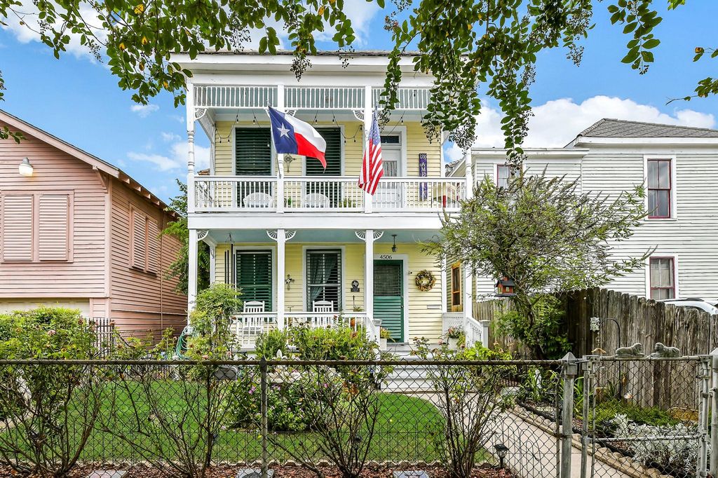 4506 Avenue K, Galveston, TX 77551