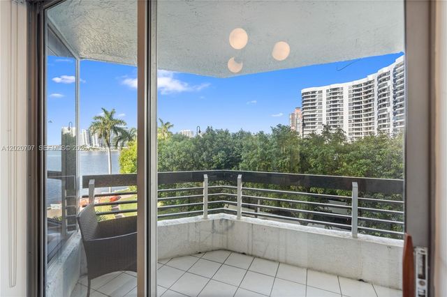 19101 NE 36th Court 402, Aventura, FL 33180