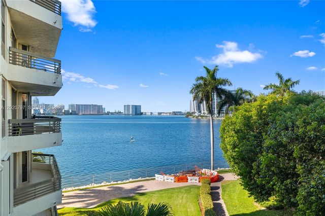 19101 NE 36th Court 402, Aventura, FL 33180