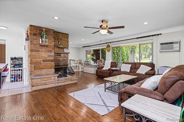 2810 Walbridge Road, Rochester Hills, MI 48307
