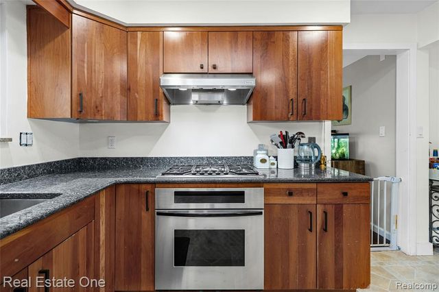 2810 Walbridge Road, Rochester Hills, MI 48307