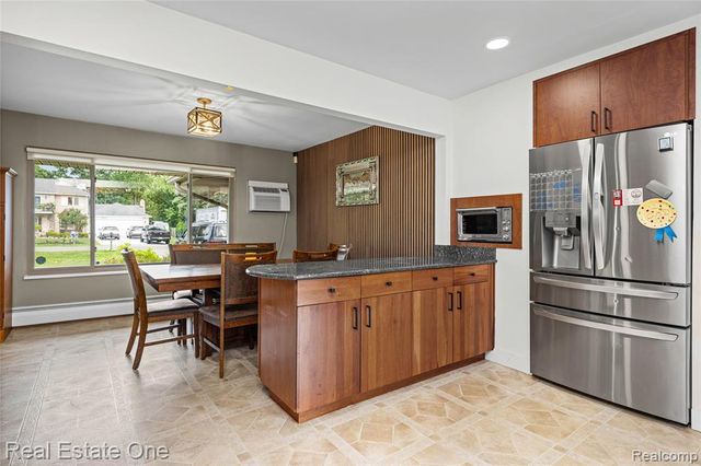 2810 Walbridge Road, Rochester Hills, MI 48307