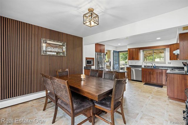 2810 Walbridge Road, Rochester Hills, MI 48307