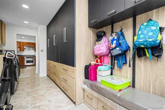 2810 Walbridge Road, Rochester Hills, MI 48307