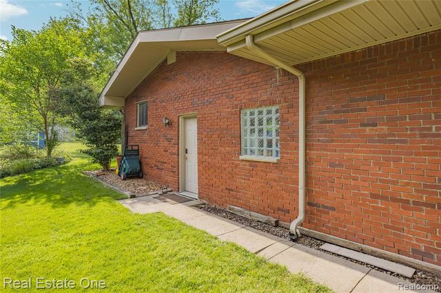 2810 Walbridge Road, Rochester Hills, MI 48307
