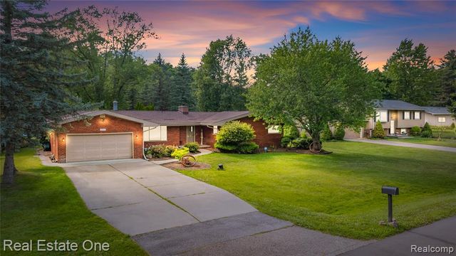 2810 Walbridge Road, Rochester Hills, MI 48307
