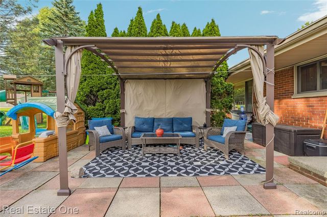 2810 Walbridge Road, Rochester Hills, MI 48307