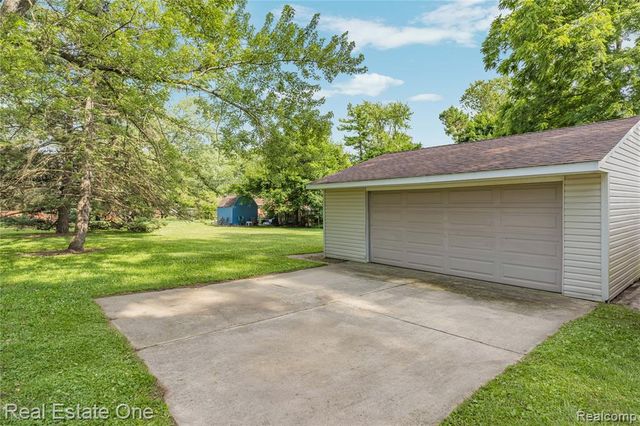 2810 Walbridge Road, Rochester Hills, MI 48307