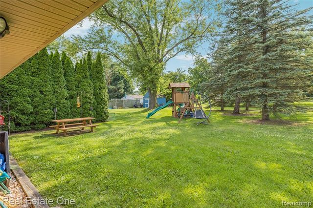 2810 Walbridge Road, Rochester Hills, MI 48307