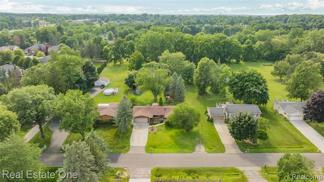 2810 Walbridge Road, Rochester Hills, MI 48307
