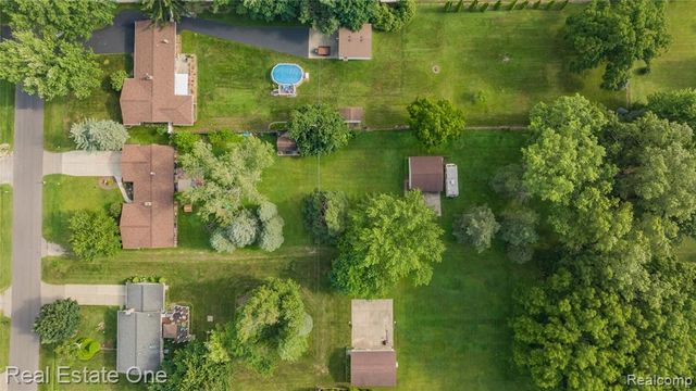 2810 Walbridge Road, Rochester Hills, MI 48307