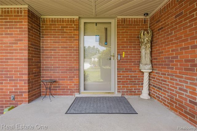 2810 Walbridge Road, Rochester Hills, MI 48307
