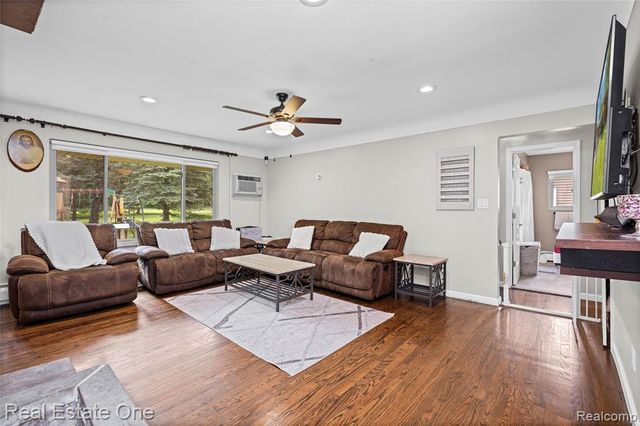 2810 Walbridge Road, Rochester Hills, MI 48307