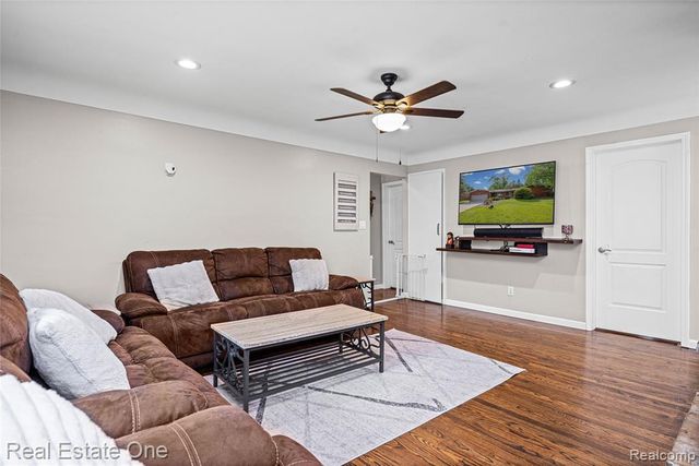 2810 Walbridge Road, Rochester Hills, MI 48307