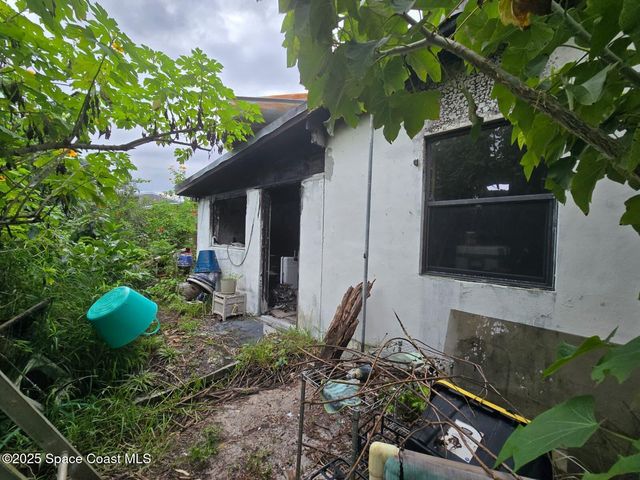 3050 Bailey Terrace NE, Palm Bay, FL 32905