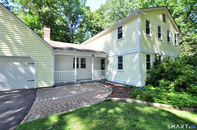 11 Roundhill Road, Granby, CT 06035