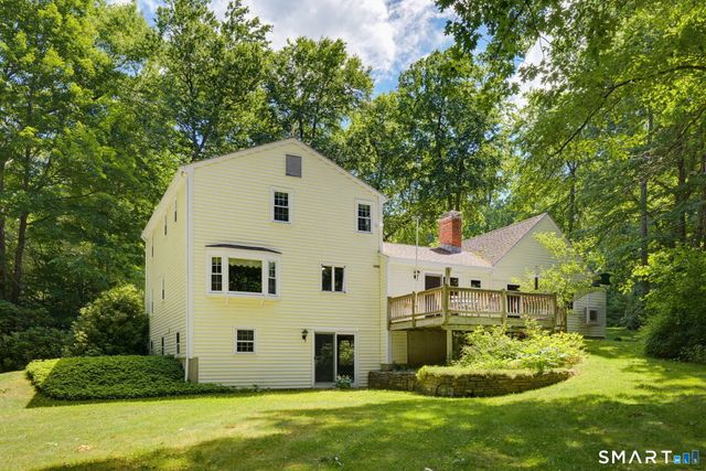11 Roundhill Road, Granby, CT 06035