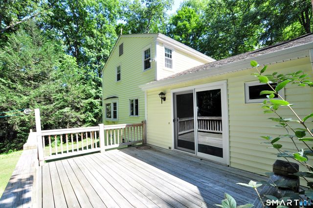 11 Roundhill Road, Granby, CT 06035