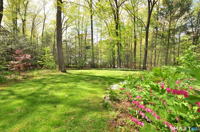 11 Roundhill Road, Granby, CT 06035
