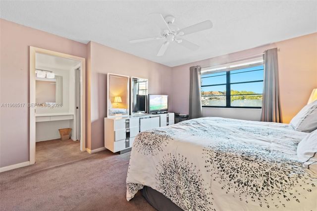 4950 E Sabal Palm Boulevard 310, Tamarac, FL 33319