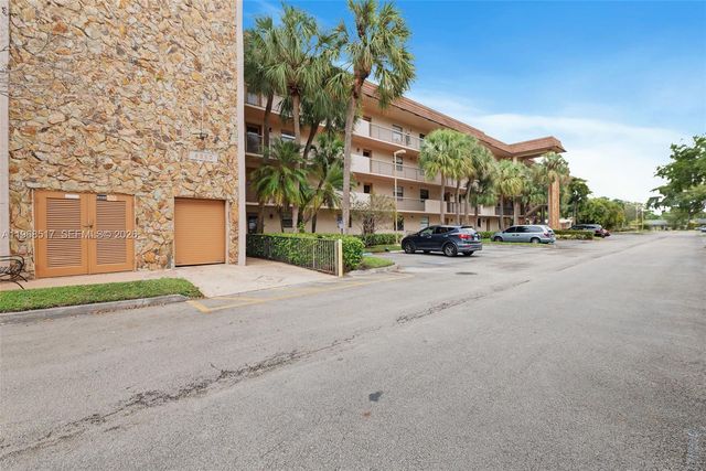 4950 E Sabal Palm Boulevard 310, Tamarac, FL 33319