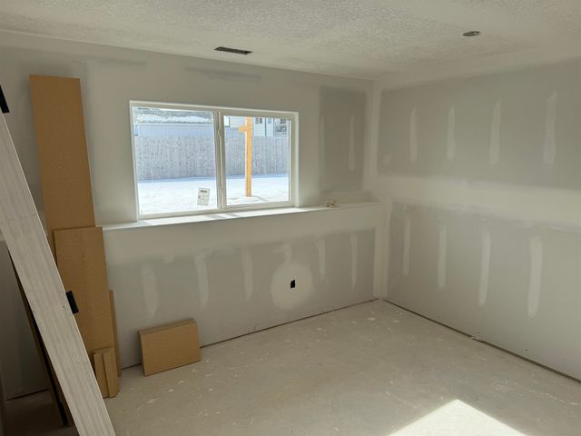 137 E Poplar Cir, Goddard, KS 67052