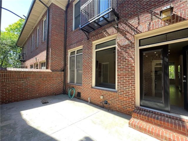 1867 Gordon Manor NE, Atlanta, GA 30307