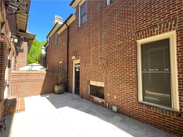1867 Gordon Manor NE, Atlanta, GA 30307
