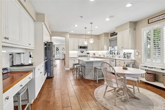 33380 Scarborough Ln, Temecula, CA 92592