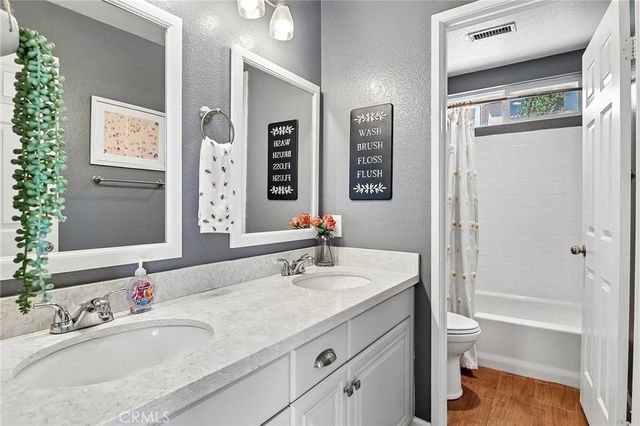 33380 Scarborough Ln, Temecula, CA 92592